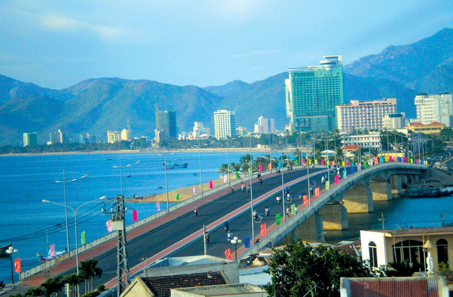 Cầu Trần Phú Nha Trang - Hoàn thành năm 2002