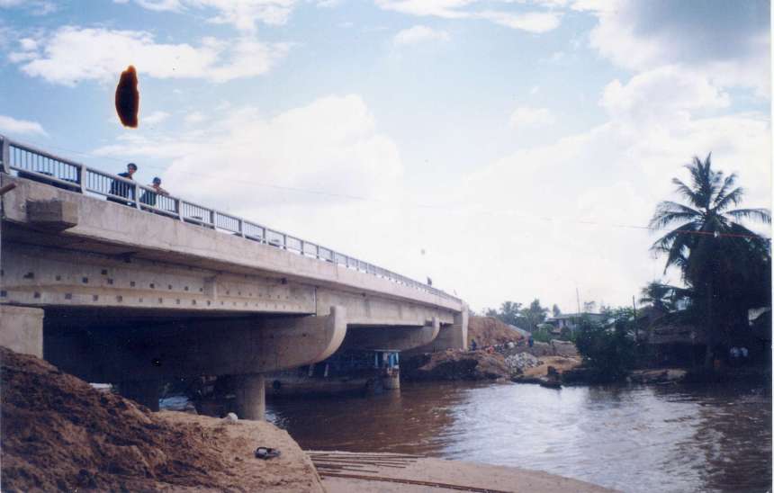 Cau Cay Cam
